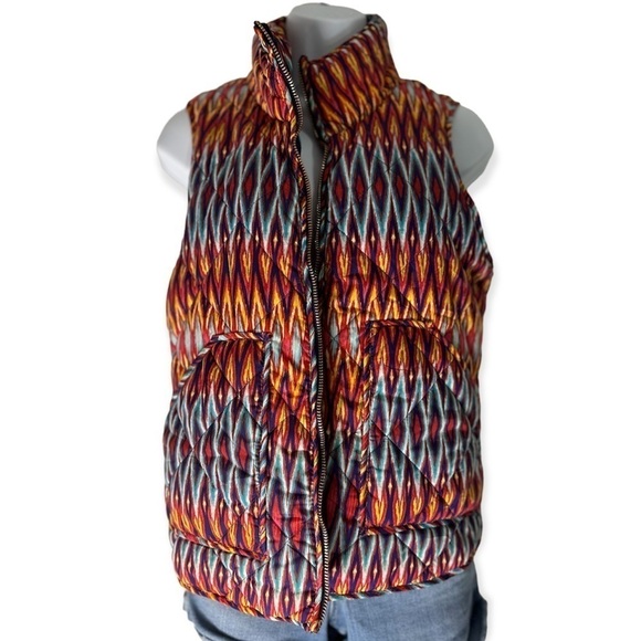 Peach Love CA Colorful Geometric Boho Puffer Vest! - Picture 1 of 4